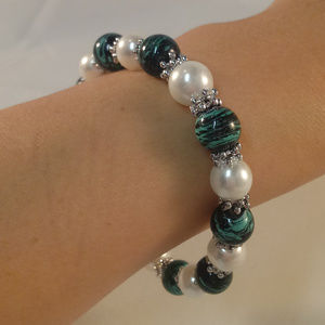 Pearl Black Green Glass Bead Stretch Bracelet